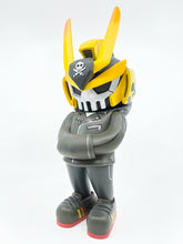 Load image into Gallery viewer, Quiccs 12&quot; Hellbots Mega TEQ63 (Kidrobot Exclusive)
