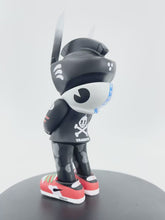 Load and play video in Gallery viewer, Deadbots TEQ63 - Martian Toys x Quiccs x Kidrobot 6&quot;
