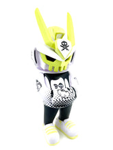 Load image into Gallery viewer, Mayumi TEQ63 - Martian Toys by Quiccs x Sket One 6&quot;
