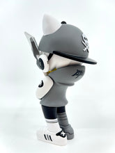 Load image into Gallery viewer, Abiru Grey TEQ63 - Martian Toys by Quiccs 6&quot;
