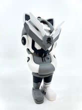Load image into Gallery viewer, Abiru Grey TEQ63 - Martian Toys by Quiccs 6&quot;
