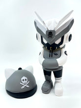 Load image into Gallery viewer, Abiru Grey TEQ63 - Martian Toys by Quiccs 6&quot;
