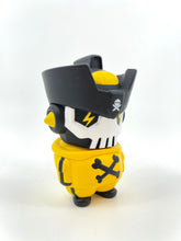 Load image into Gallery viewer, Bruce Lee Club Nano Zeta TEQ63 - Toy Station x Devil Toys by Quiccs 3&quot;
