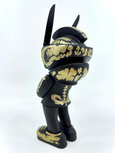 Load image into Gallery viewer, Indo Drip TEQ63 - Martian Toys by Quiccs x Mr Kum Kum 6&quot;
