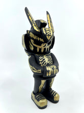 Load image into Gallery viewer, Indo Drip TEQ63 - Martian Toys by Quiccs x Mr Kum Kum 6&quot;
