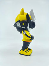 Load image into Gallery viewer, Abiru Yellow TEQ63 - Martian Toys by Quiccs 6&quot;
