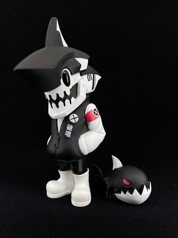 Quiccs Sharko & Remi (Fortress Black)