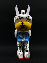 Load image into Gallery viewer, Boys Don’t Cry Gundam TEQ63 - by Nakanari x Martian Toys by Quiccs 6&quot;
