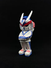Load image into Gallery viewer, Evel Empire TEQ63 - Martian Toys by Quiccs x Sket One 6&quot;
